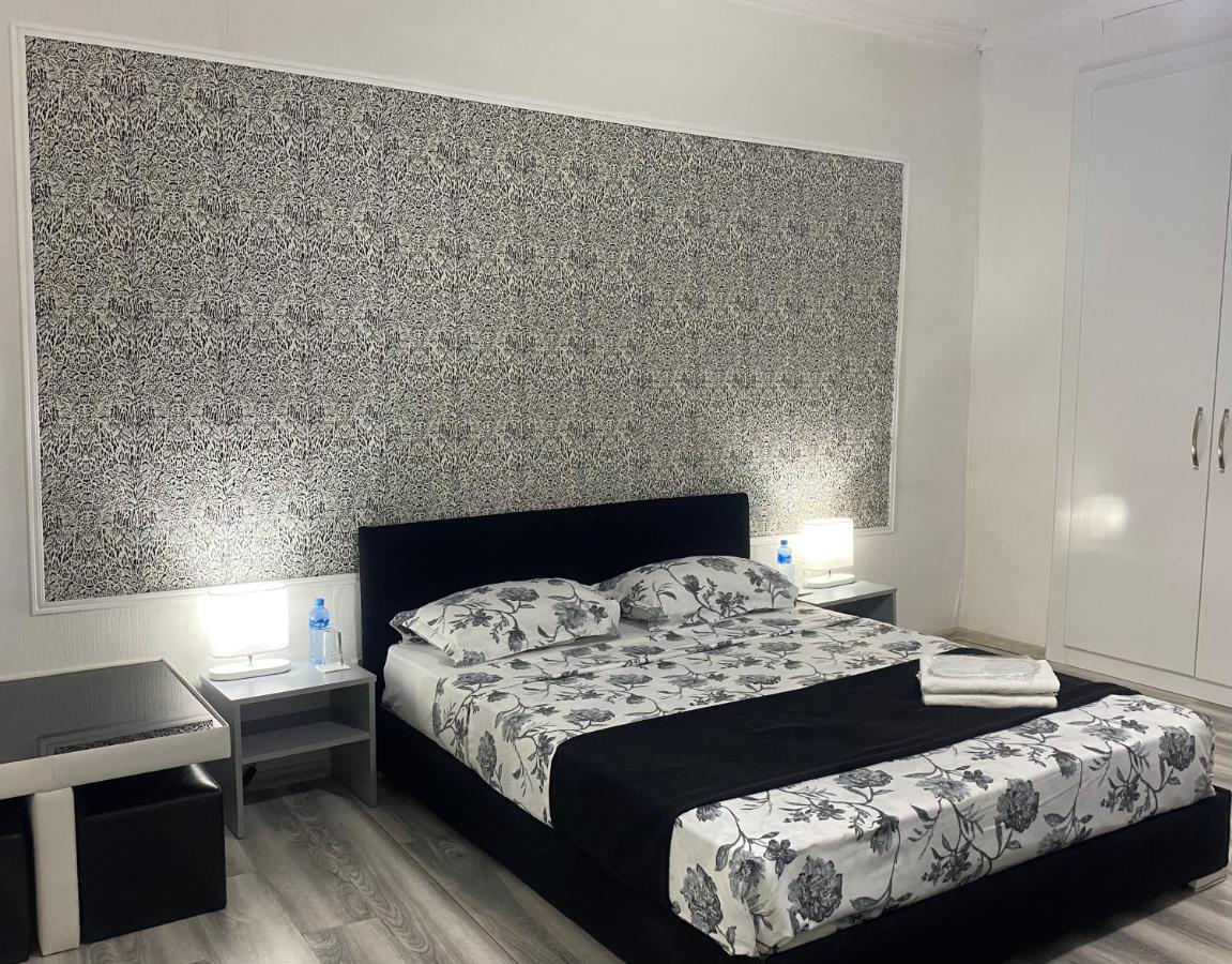 Guest House In Avlabari Tbilisi ภายนอก รูปภาพ
