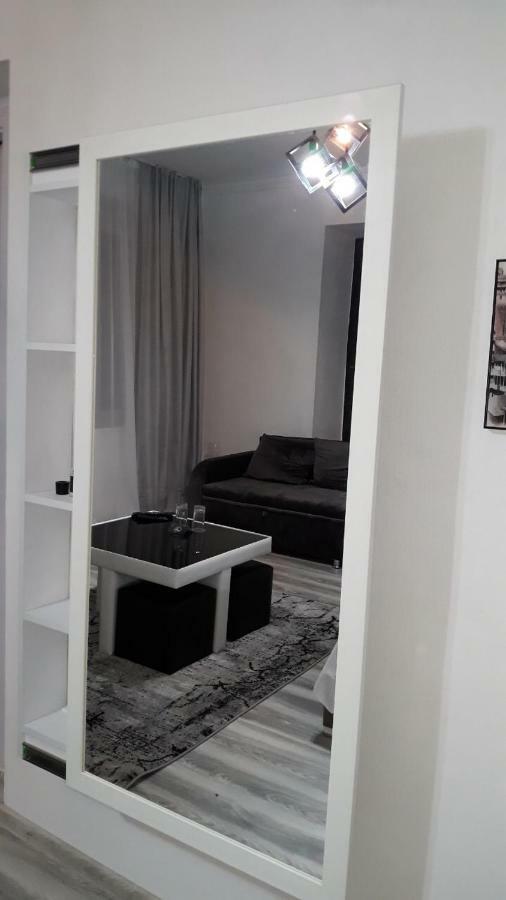Guest House In Avlabari Tbilisi ภายนอก รูปภาพ